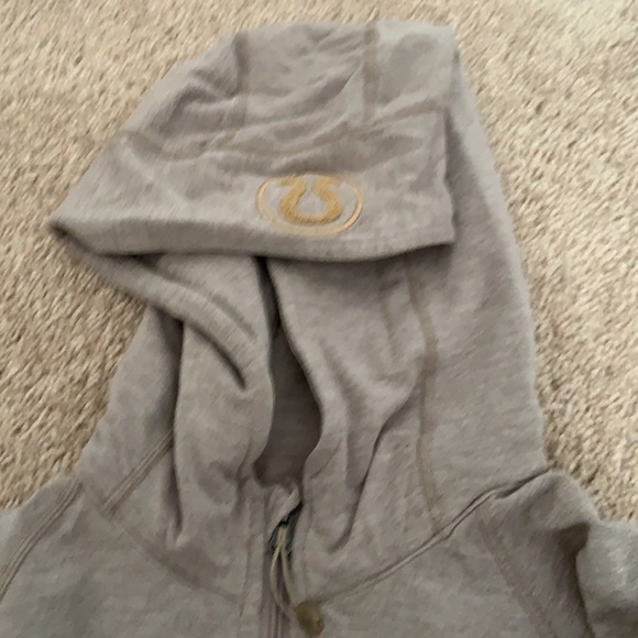 Lululemon strechie hoody - Picture 4 of 4